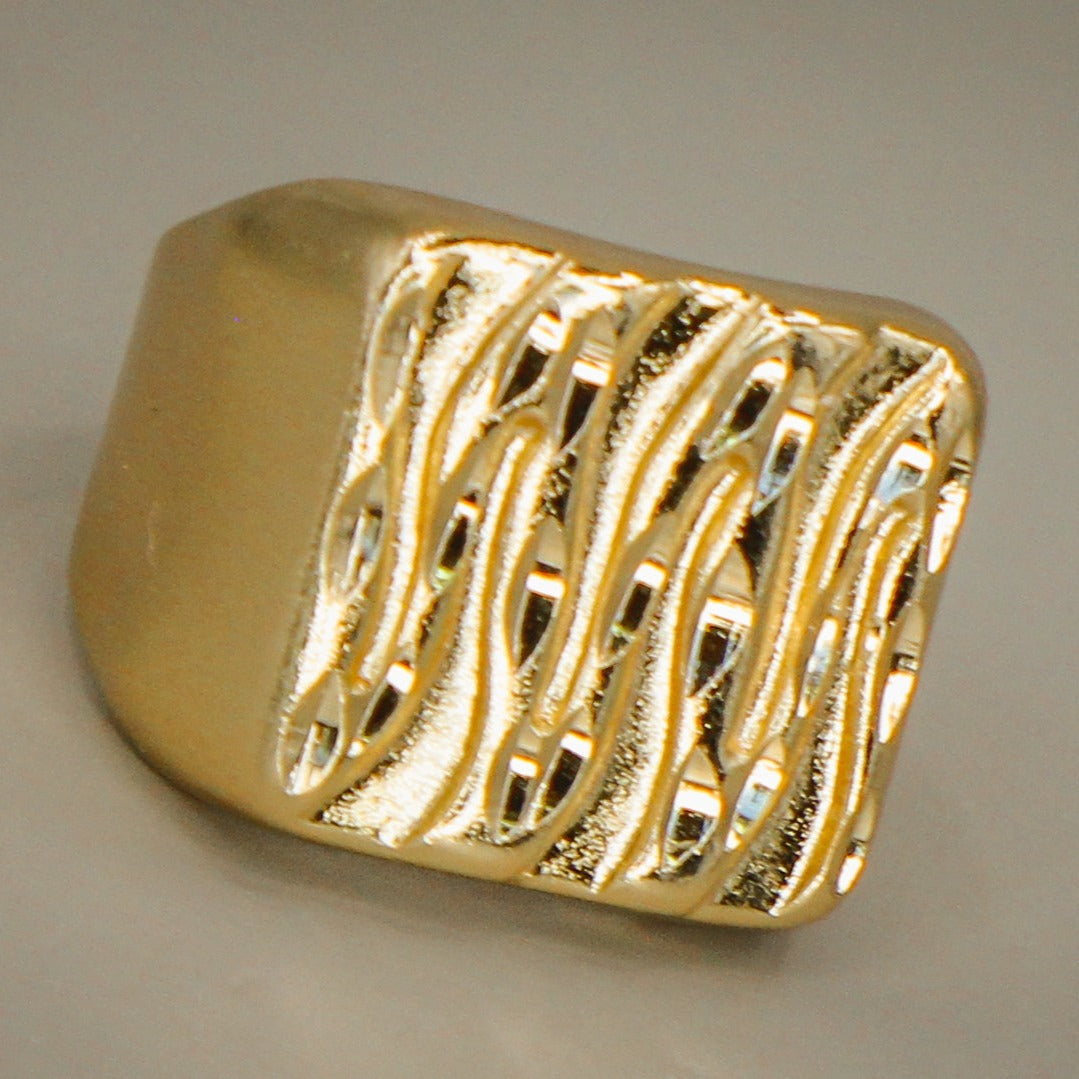 ANEL DE OURO 18K