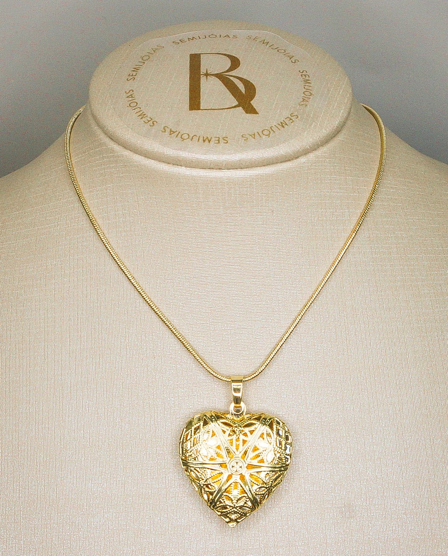 Relicário de ouro cordão de ouro
