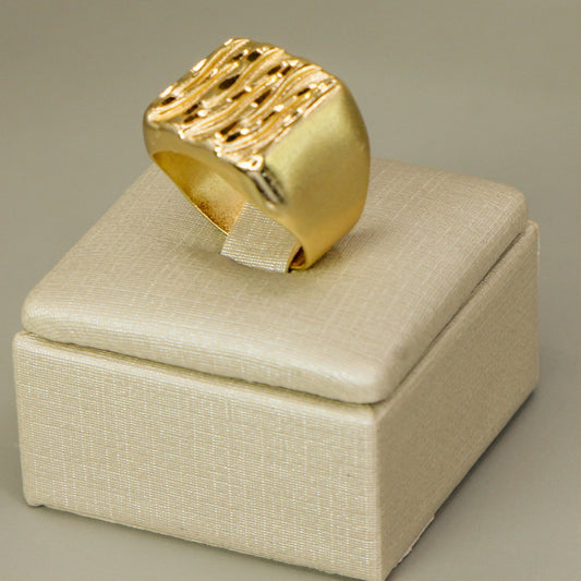 ANEL DE OURO 18K